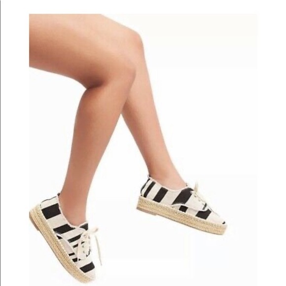 DV by Dolce Vita Sneakers - Picture 3 of 5